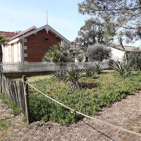 Proche Plage, Equipee, 2 Chambres, Terrasse Avec Bbq, 4 Pers. - Fr-1-648-63 Villa Soulac-sur-Mer